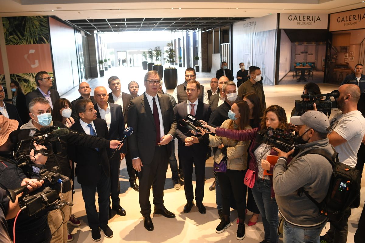 Predsednik Vučić obišao završne radove na izgradnji objekta Galerija 