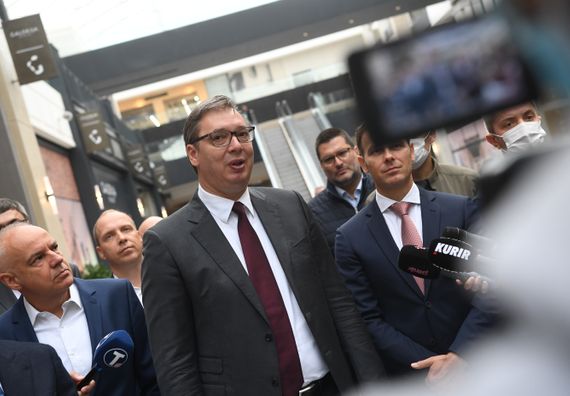 Predsednik Vučić obišao završne radove na izgradnji objekta Galerija 