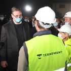 Председник Вучић обишао раднике у трећој смени и радове на изградњи нове ковид болнице