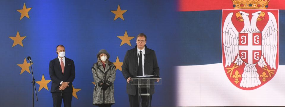 Predsednik Vučić prisustvovao postavljanju kamena temeljca za izgradnju intermodalnog terminala u Batajnici