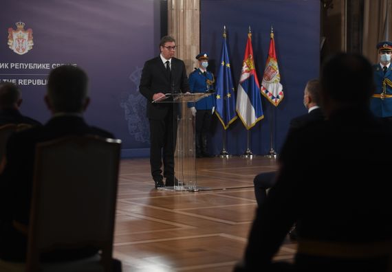 Predsednik Vučić uručio odlikovanja pripadnicima Ministarstva odbrane i Vojske Srbije povodom Dana državnosti