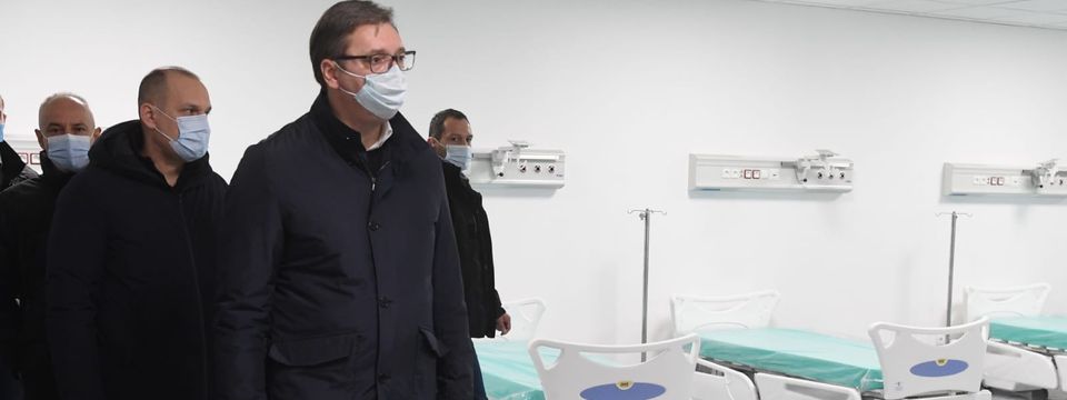 Председник Вучић обишао радове на изградњи нове ковид болнице