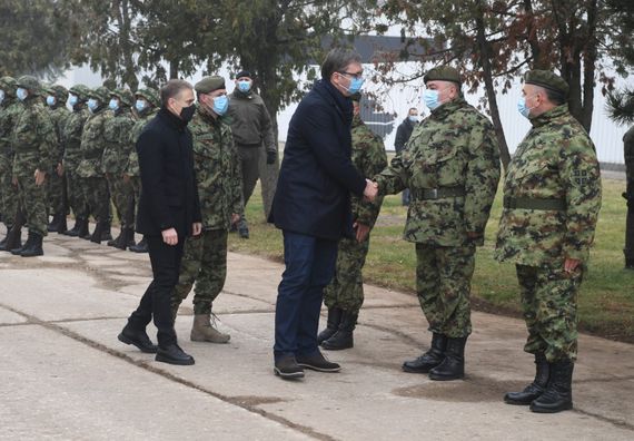 Председник Вучић присуствоваo приказу тенкова Т-72МС