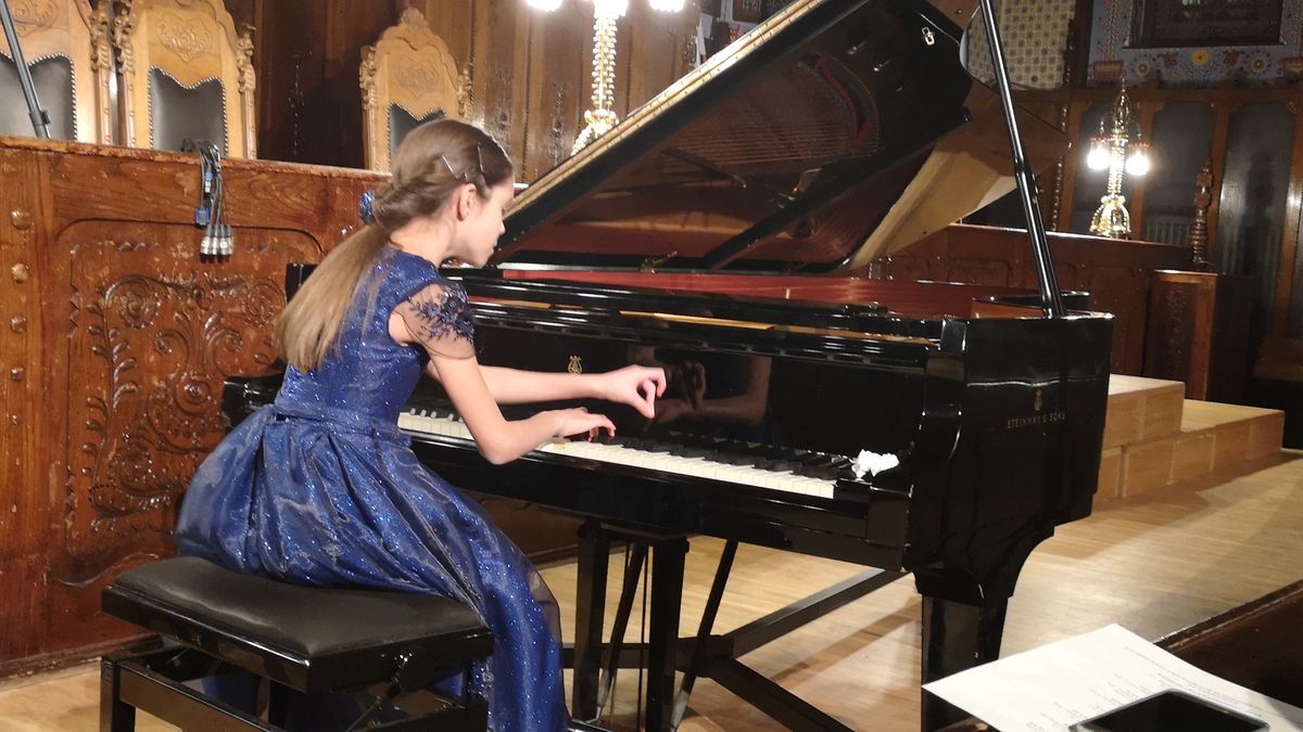 Диркама клавира жели да опчини публику широм света