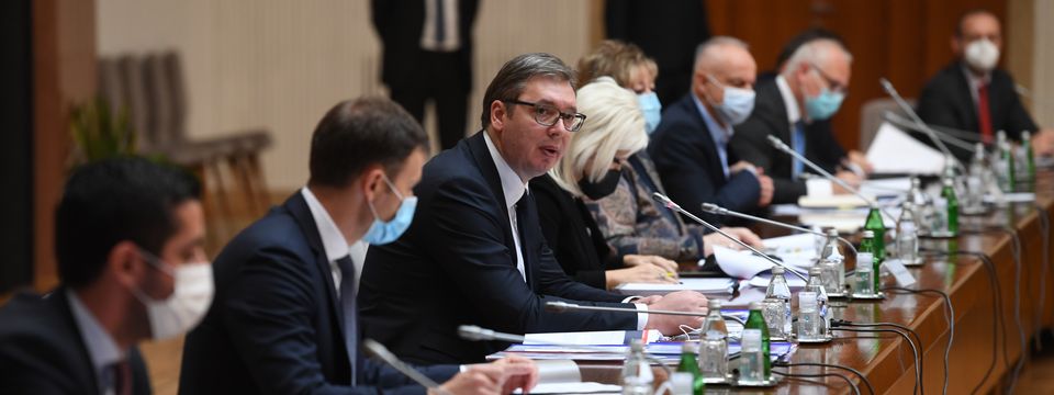 Predsednik Vučić sastao se sa ministrima i direktorima javnih preduzeća