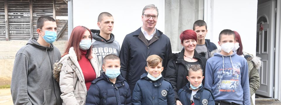 Председник Вучић у посети породици Ђурић