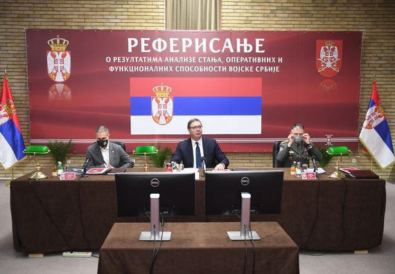 Predsednik Vučić prisustvovao sastanku na kome su predstavljeni rezultati analize stanja funkcionalnih i operativnih sposobnosti Vojske Srbije za 2020. godinu