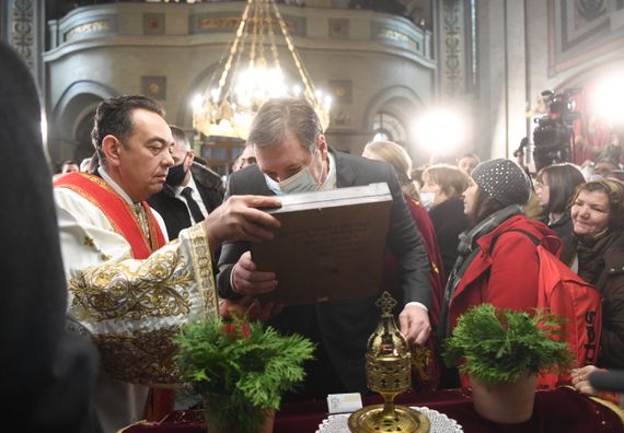 Председник Вучић присуствовао устоличењу новоизабраног патријарха СПЦ
