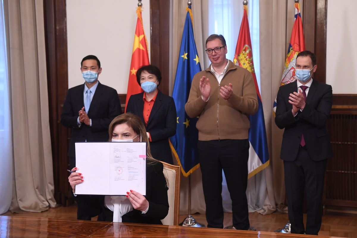 Potpisan Ugovor o kupovini vakcina kompanije Sinofarm