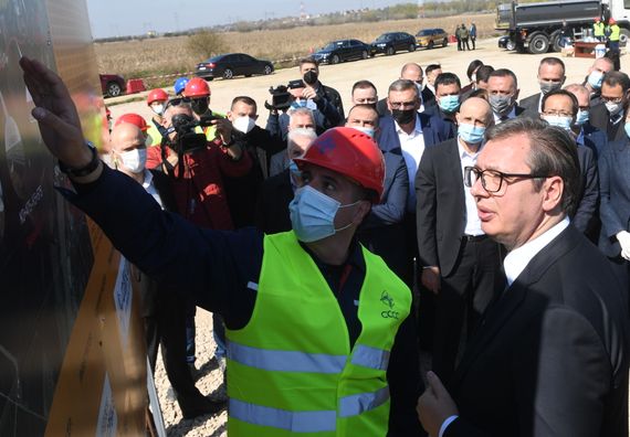 Predsednik Vučić prisustvovao početku radova na putu Novi Beograd-Surčin
