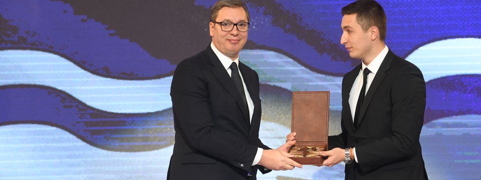 Predsedniku Vučiću uručen ključ Grada Banjaluke sa Poveljom počasnog građanina Banjaluke