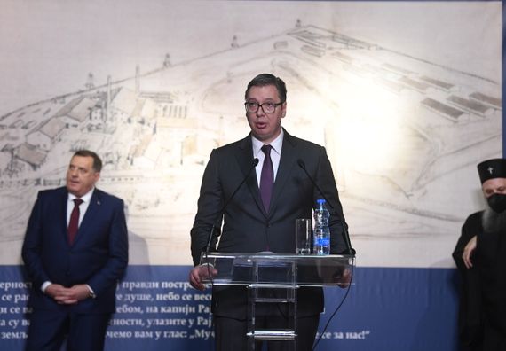 Predsednik Vučić otvorio izložbu ,,Sveti novomučenici jasenovački u svetlosti Vaskrsenja“ u Istorijskom muzeju Srbije