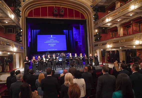 Predsednik Vučić prisustvovao obeležavanju Dana pobede