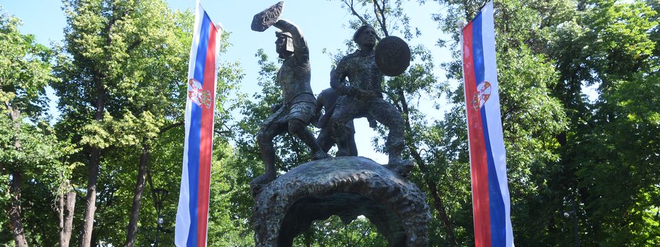 Predsednik Vučić položio venac na Spomenik junacima sa Košara