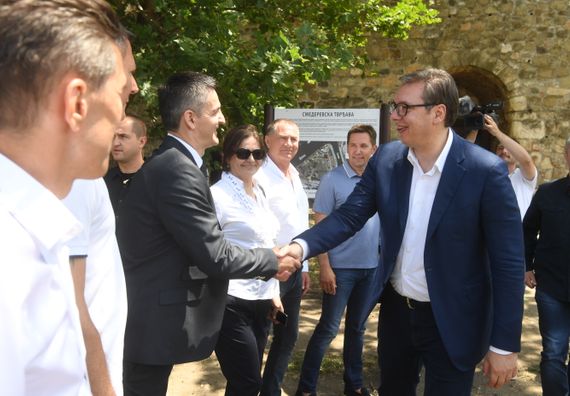 Predsednik Vučić obišao deo atletske staze u okviru Smederevske tvrđave