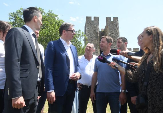 Председник Вучић обишао део атлетске стазе у оквиру Смедеревске тврђаве