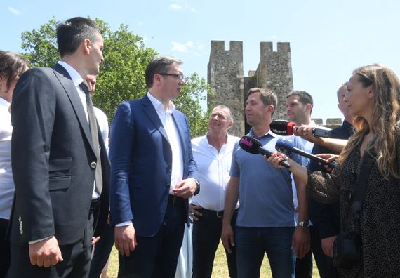 Predsednik Vučić obišao deo atletske staze u okviru Smederevske tvrđave