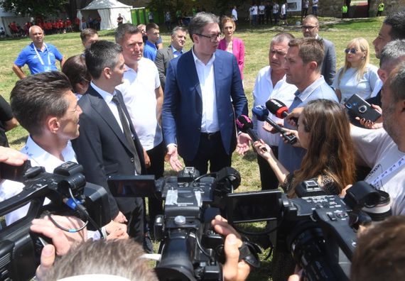 Predsednik Vučić obišao deo atletske staze u okviru Smederevske tvrđave