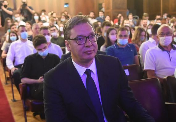 Predsednik Vučić prisustvovao svečanoj dodeli stipendija 