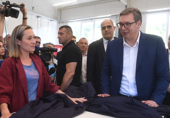 Predsednik Vučić prisustvovao početku rada proizvodnog pogona fabrike Jumko u Rudnoj Glavi