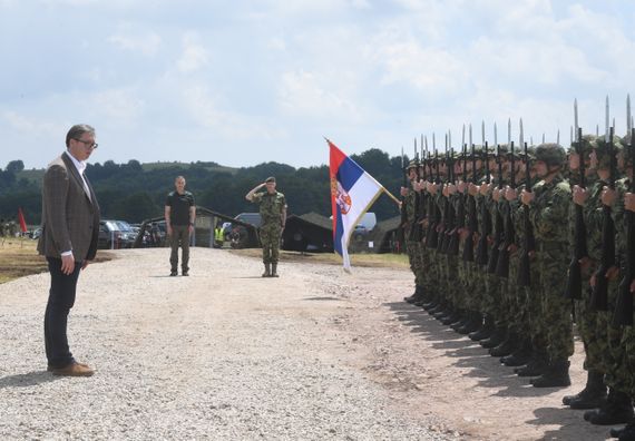 Председник Вучић присуствовао Здруженој тактичкој вежби са бојевим гађањем „Муњевити удар 2021“