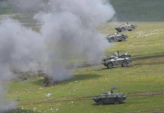 Председник Вучић присуствовао Здруженој тактичкој вежби са бојевим гађањем „Муњевити удар 2021“