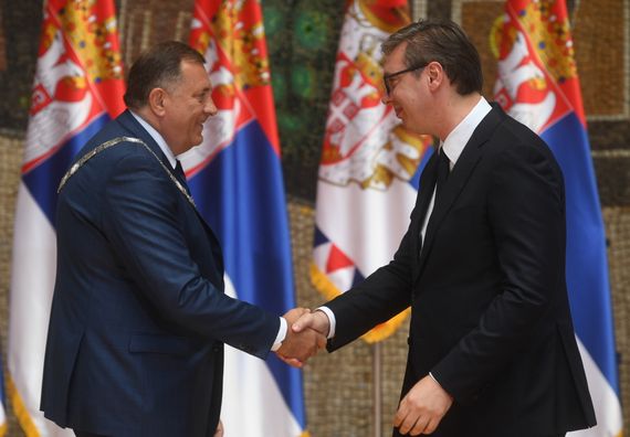 Predsednik Vučić uručio odlikovanja povodom Vidovdana