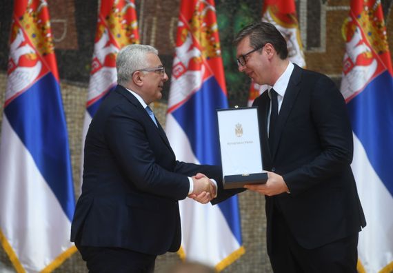 Predsednik Vučić uručio odlikovanja povodom Vidovdana