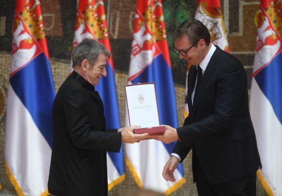 Predsednik Vučić uručio odlikovanja povodom Vidovdana