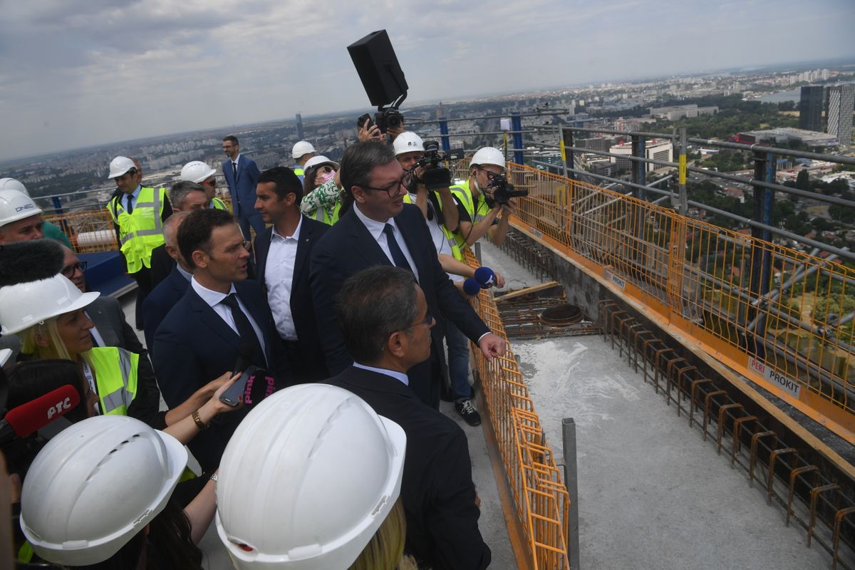 Predsednik Vučić prisustvovao ceremoniji obeležavanja završetka radova na konstrukciji Kule Beograd