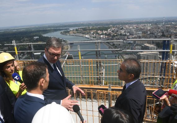 Predsednik Vučić prisustvovao ceremoniji obeležavanja završetka radova na konstrukciji Kule Beograd