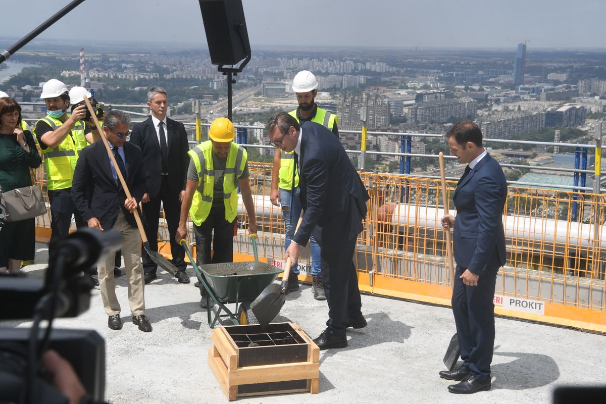 Predsednik Vučić prisustvovao ceremoniji obeležavanja završetka radova na konstrukciji Kule Beograd