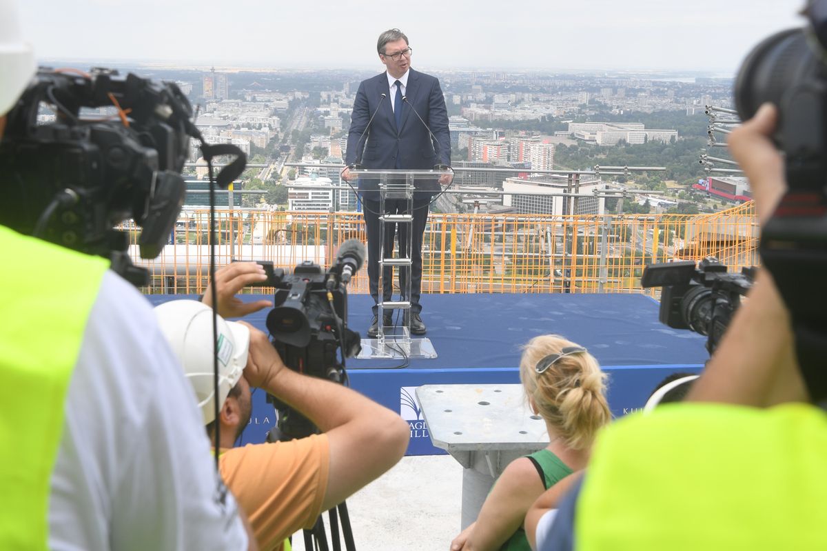 Председник Вучић присуствовао церемонији обележавања завршетка радова на конструкцији Куле Београд