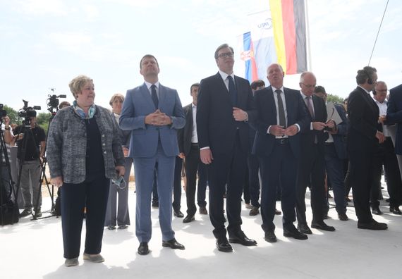 Председник Вучић присуствовао церемонији поводом почетка радова на изградњи постројења за поправке компаније 