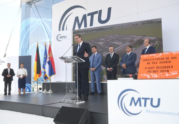 Председник Вучић присуствовао церемонији поводом почетка радова на изградњи постројења за поправке компаније 