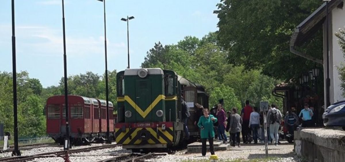 Šarganska osmica oživljava slavno vreme parnjača