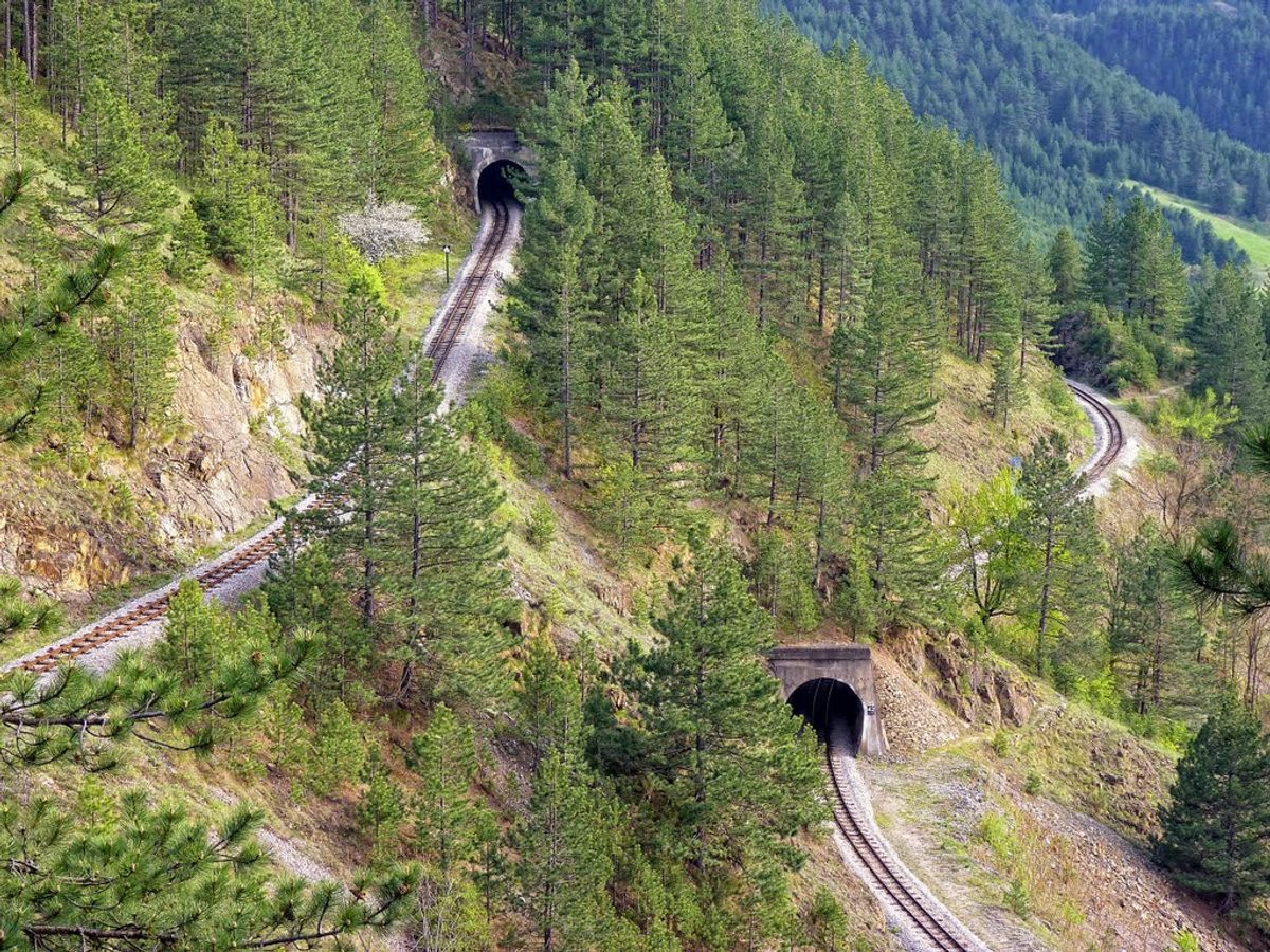 Šarganska osmica oživljava slavno vreme parnjača