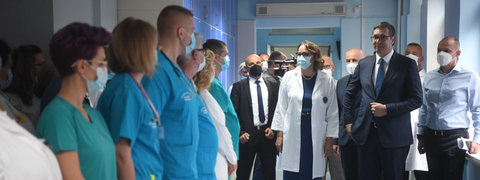 Председник Вучић посетио Специјалну болницу за цереброваскуларне болести „Свети Сава“