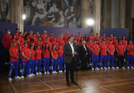 Predsednik Vučić sa sportistima i članovima olimpijskog tima Srbije