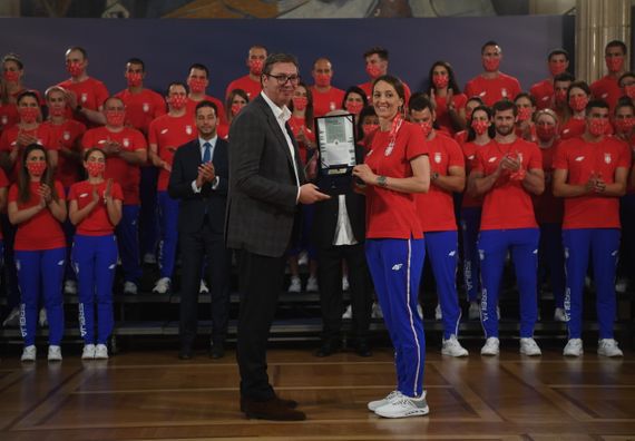 Predsednik Vučić sa sportistima i članovima olimpijskog tima Srbije