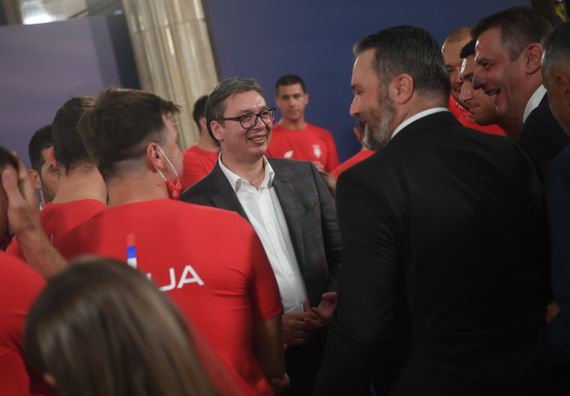 Predsednik Vučić sa sportistima i članovima olimpijskog tima Srbije