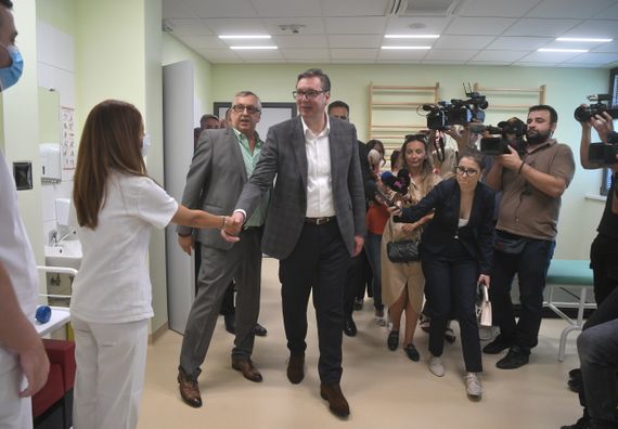 Predsednik Vučić prisustvovao otvaranju Zdravstvene stanice Borča