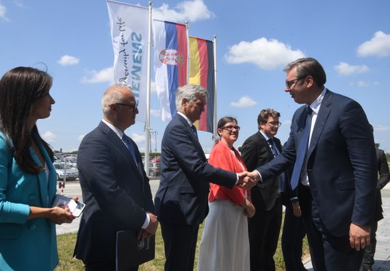 Председник Вучић посетио Крагујевац и општину Кнић