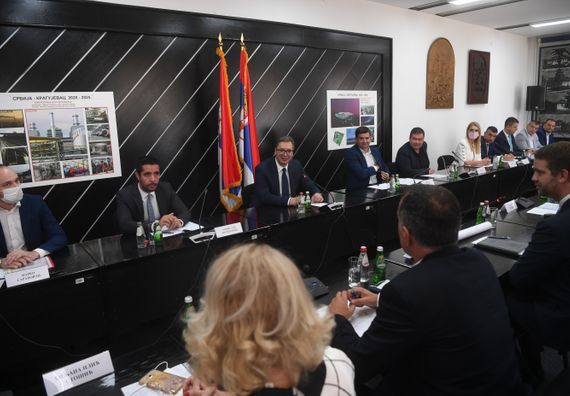 Председник Вучић посетио Крагујевац и општину Кнић