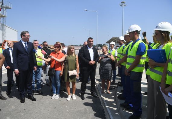 Predsednik Vučić obišao radove na izgradnji kompresorske stanice Velika Plana