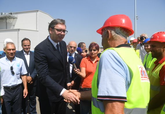 Председник Вучић обишао радове на изградњи компресорске станице Велика Плана
