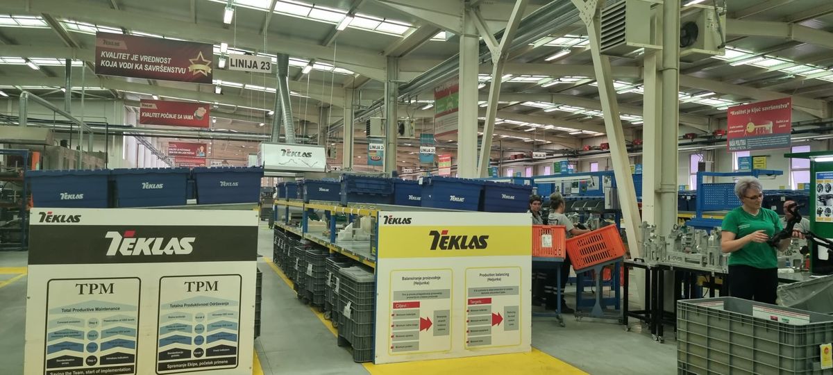 Predsednik Vučić obišao fabriku Teklas Automotive doo u Vladičinom Hanu