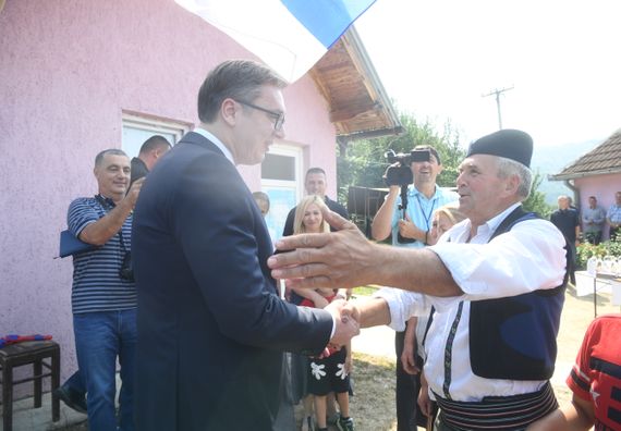 Председник Вучић обишао град Ужице, општину Бајину Башту и туристичко насеље Мећавник–Дрвенград