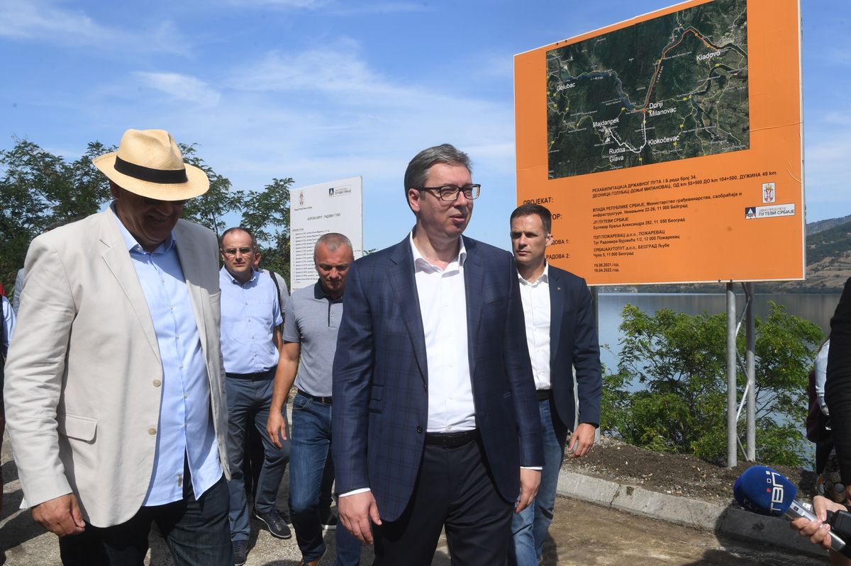 Predsednik Vučić obišao radove na rehabilitaciji državnog puta IB reda broj 34 (deonica Golubac-Donji Milanovac)