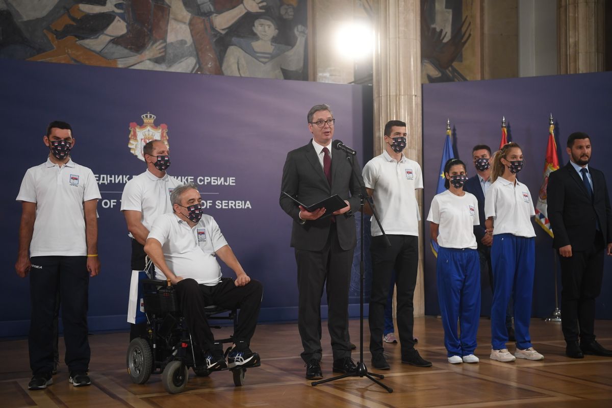 Predsednik Vučić sa Paraolimpijskim timom Srbije